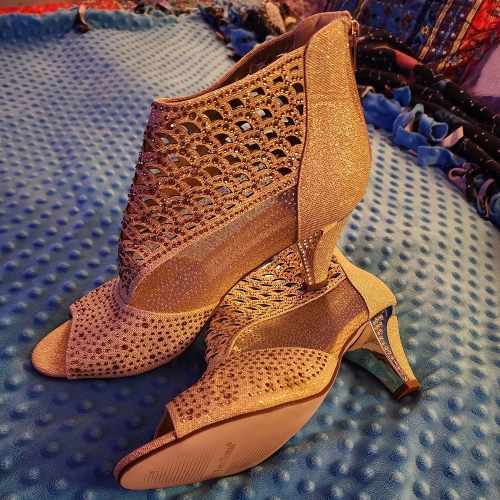 Elegant Gold Women's Heeled Sandals